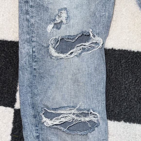 H&M - Light Wash Jean Pants - Picture 8 of 9